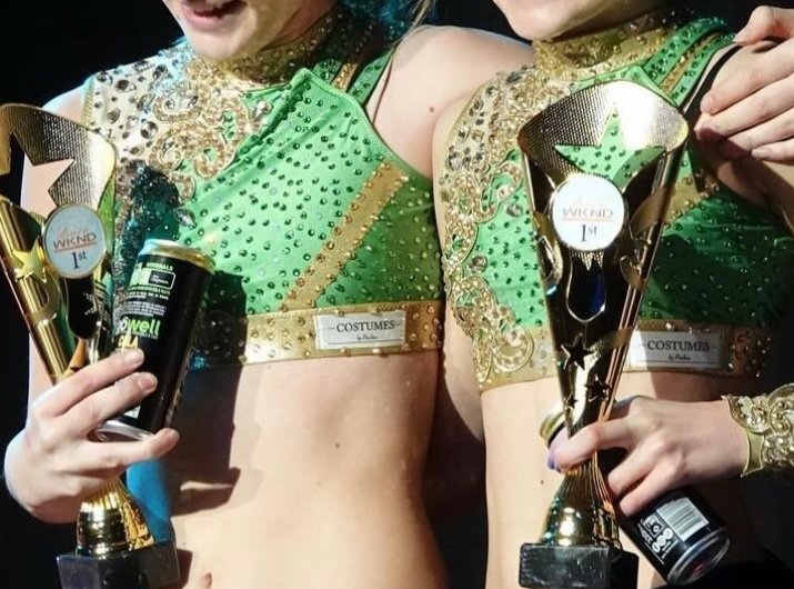 Supersnygg Slow duo. Costume by Paulina – bild 4 av 4