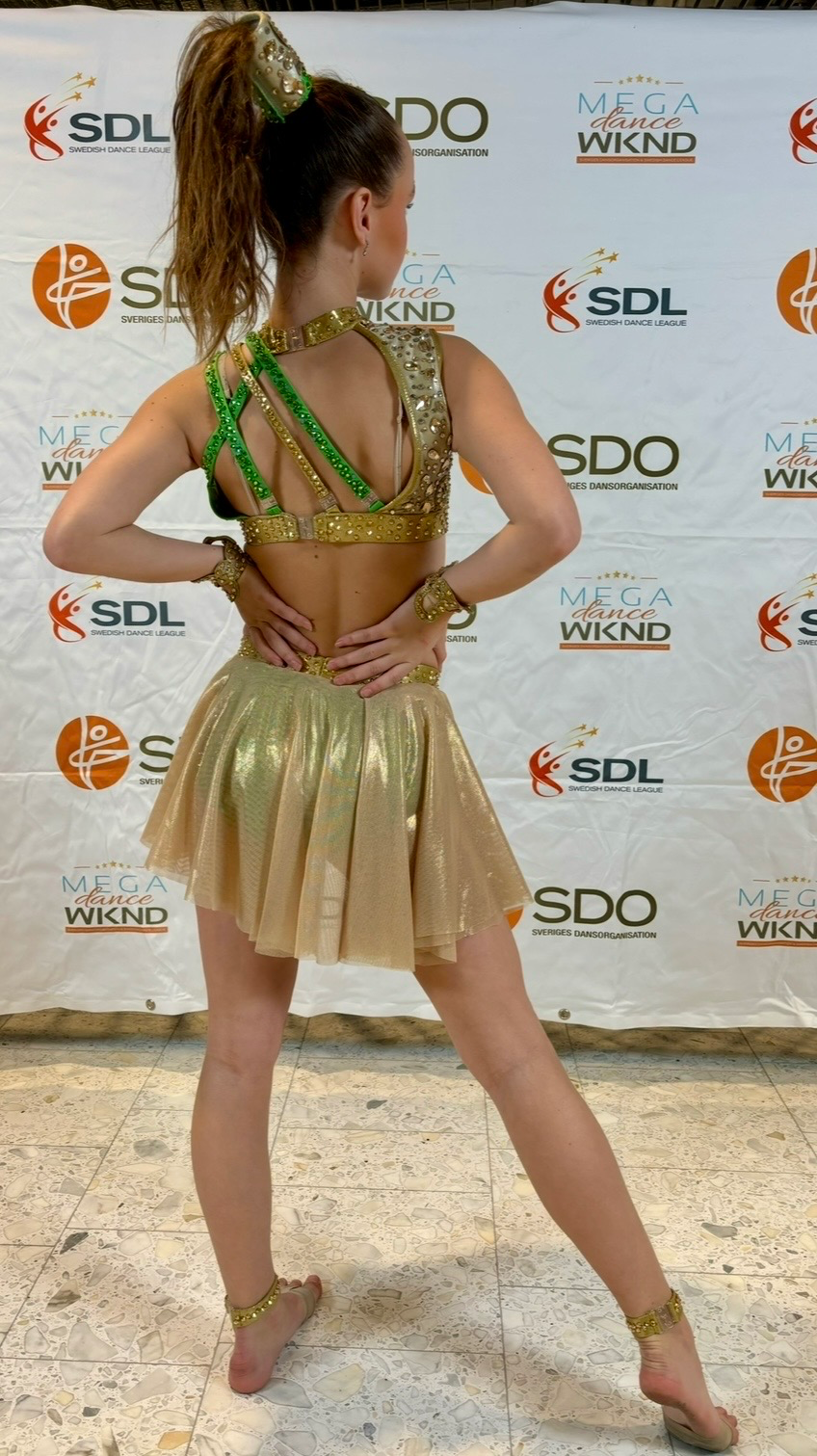 Supersnygg Slow duo. Costume by Paulina – bild 1 av 4